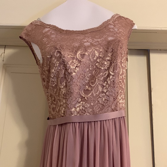 David’s Bridal, size 6, Rosegold Bridesmaid Dress - Picture 4 of 6